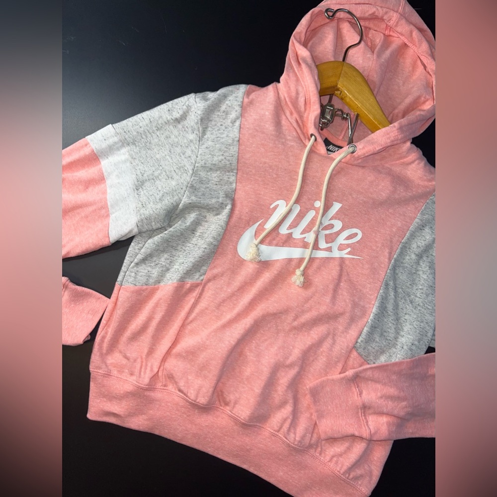 Nike Pink & Gray Long Sleeve Cropped Varsity Hoodie Size XS EUC